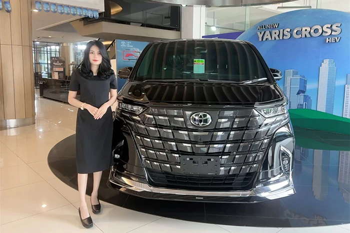 Sales Toyota Rizka 3