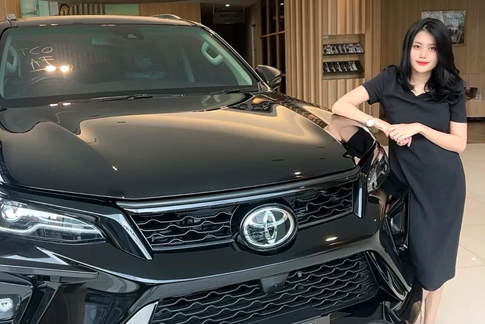 Sales Toyota Rizka 4